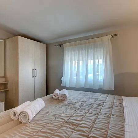 The House Of The Roses Apartment Gerakini