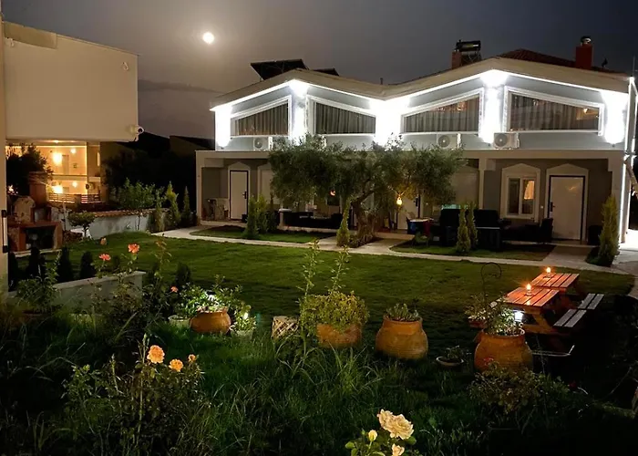 The House Of The Roses * غيراكيني